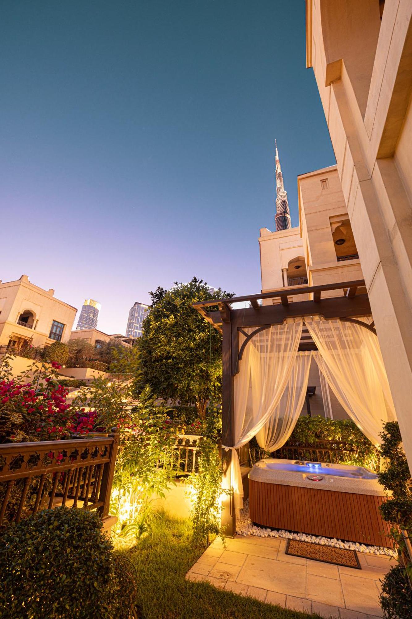 Marsa Palace Souk Al Bahar Mall Dubai