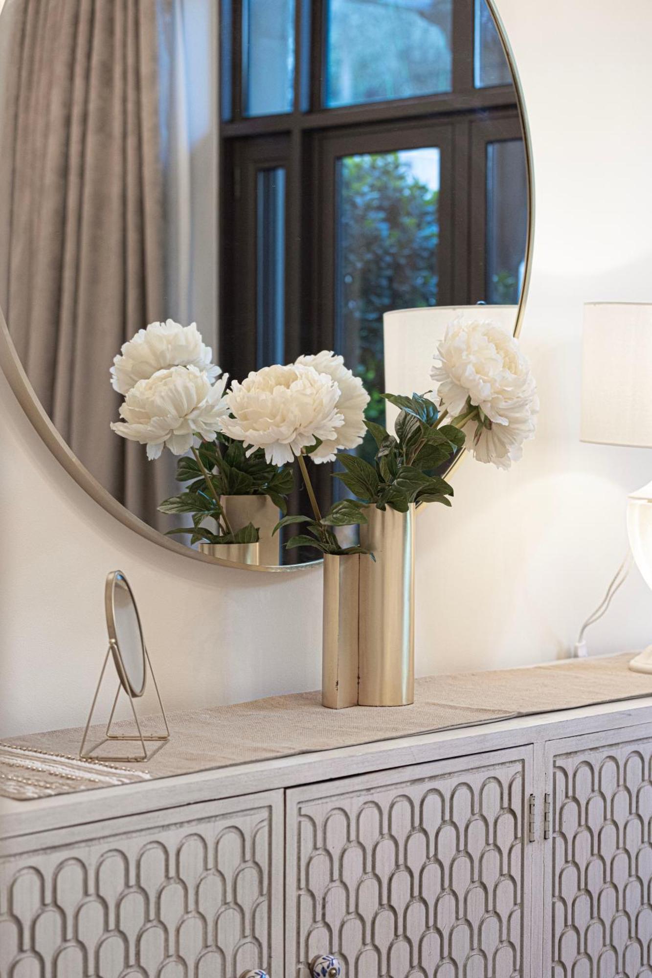 Marsa Palace Souk Al Bahar Mall Apartment *
